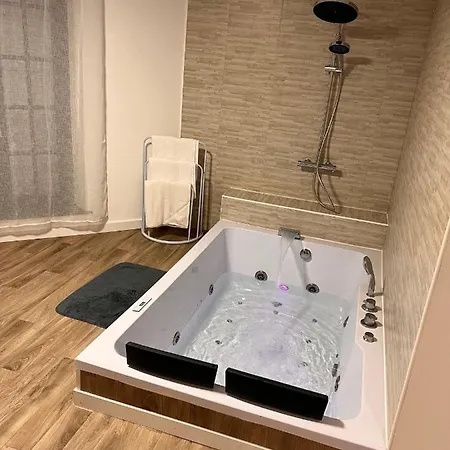 Room In Guest Room - Comfortable Room 35M2
