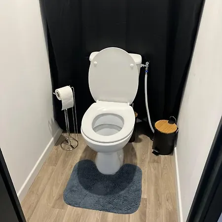 Room In Guest Room - Comfortable Room 35M2 Pensionat Amiens